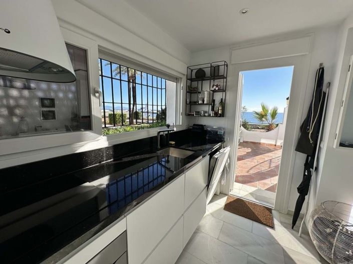 Image No.10-2 Bed Semi-Detached for sale
