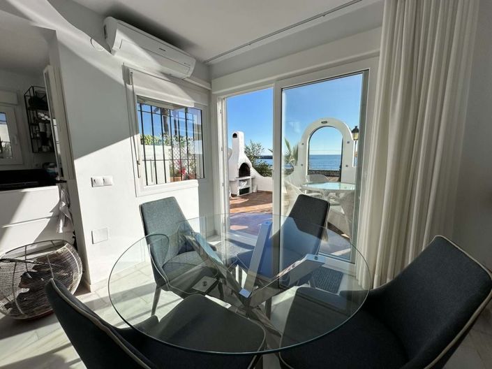 Image No.15-2 Bed Semi-Detached for sale