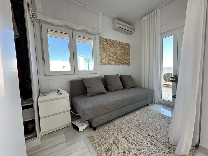 Image No.23-2 Bed Semi-Detached for sale