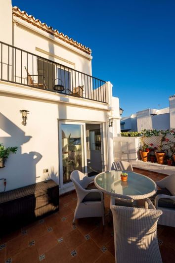 Image No.37-2 Bed Semi-Detached for sale