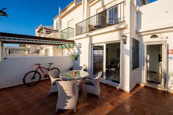 Image No.38-2 Bed Semi-Detached for sale
