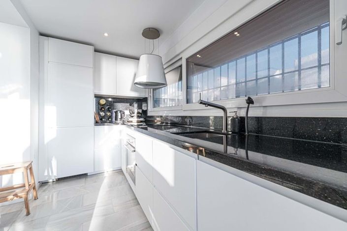Image No.44-2 Bed Semi-Detached for sale