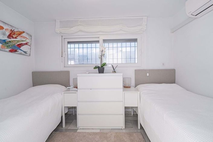 Image No.45-2 Bed Semi-Detached for sale