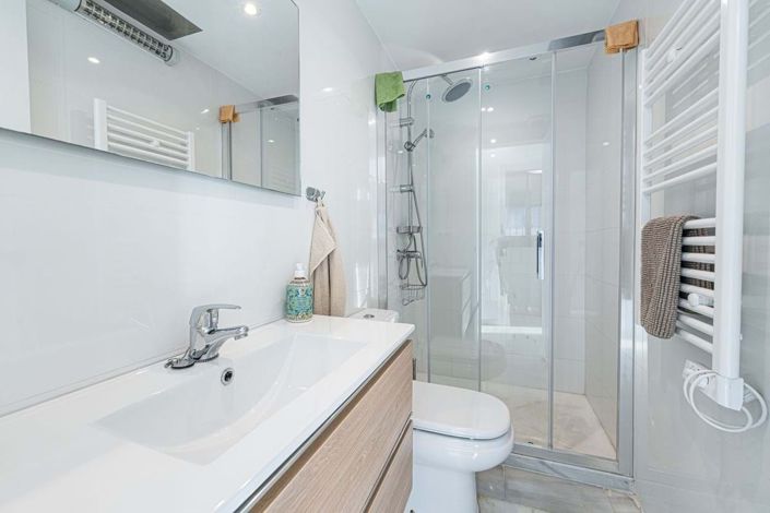 Image No.46-2 Bed Semi-Detached for sale