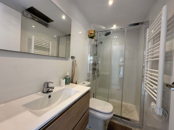 Image No.49-2 Bed Semi-Detached for sale