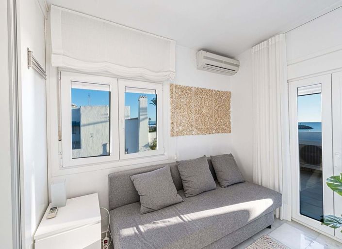 Image No.60-2 Bed Semi-Detached for sale