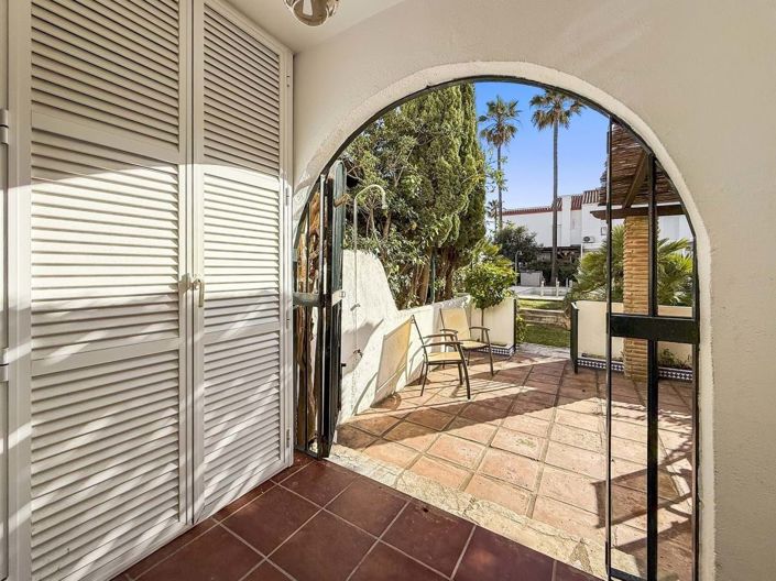 Image No.16-5 Bed Townhouse for sale