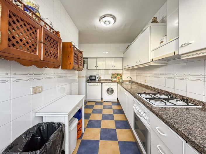 Image No.19-5 Bed Townhouse for sale