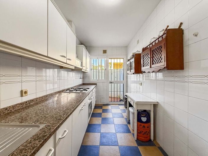 Image No.20-5 Bed Townhouse for sale