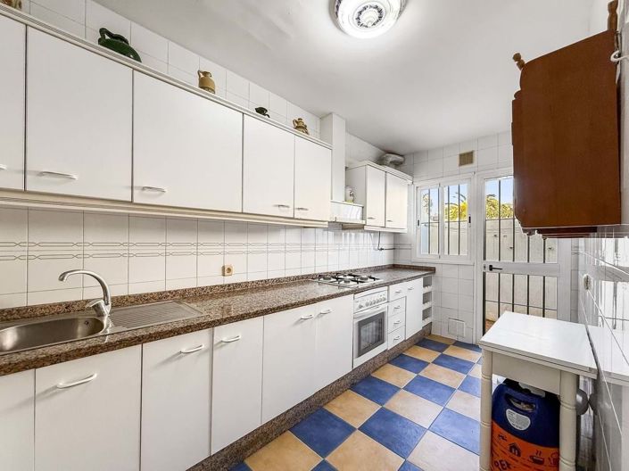 Image No.22-5 Bed Townhouse for sale