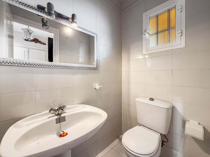 Image No.23-5 Bed Townhouse for sale