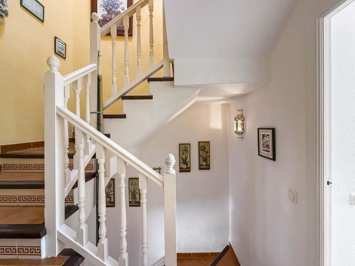 Image No.24-5 Bed Townhouse for sale