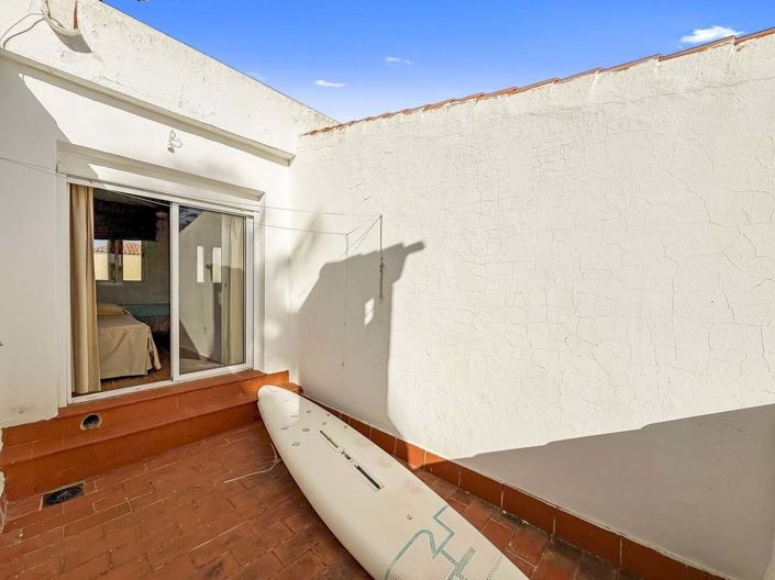 Image No.29-5 Bed Townhouse for sale