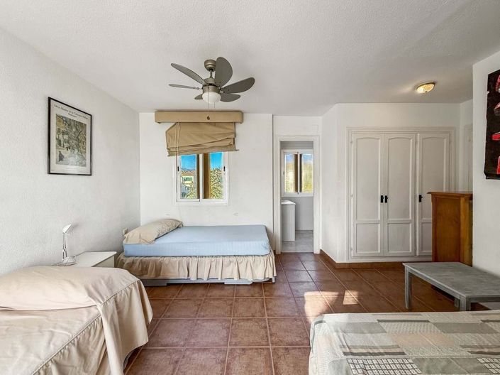 Image No.31-5 Bed Townhouse for sale