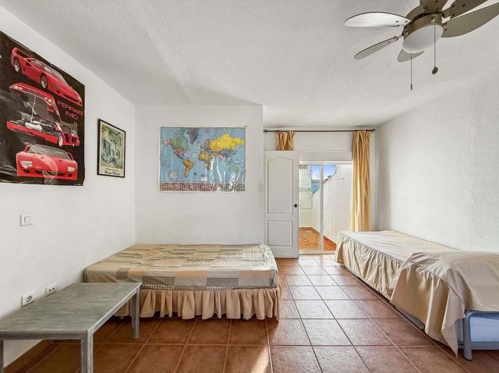 Image No.32-5 Bed Townhouse for sale
