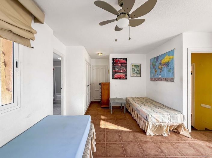 Image No.38-5 Bed Townhouse for sale