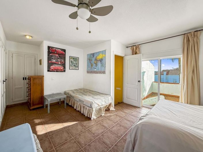 Image No.39-5 Bed Townhouse for sale