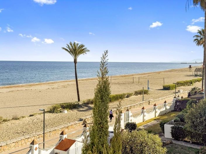 Image No.44-5 Bed Townhouse for sale