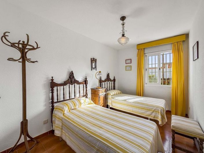 Image No.55-5 Bed Townhouse for sale