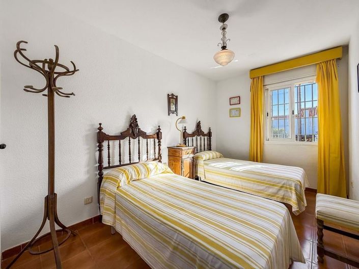 Image No.58-5 Bed Townhouse for sale