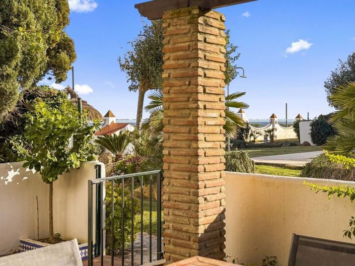 Image No.8-5 Bed Townhouse for sale