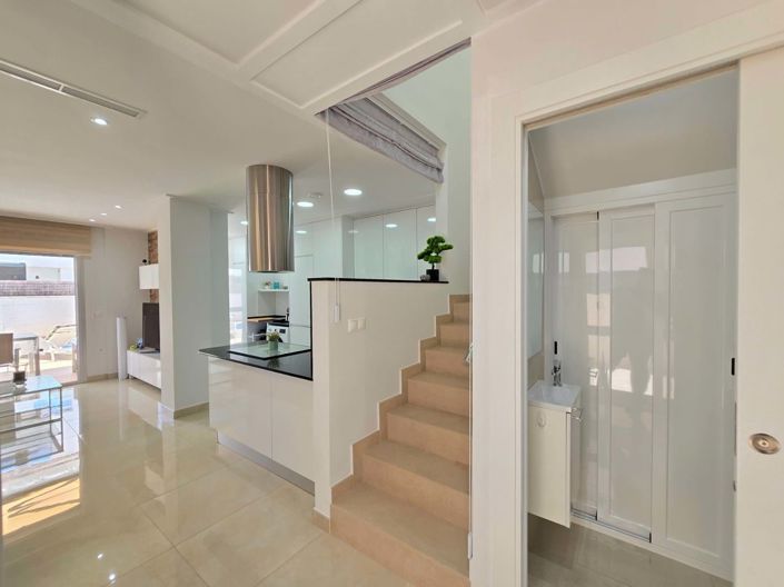 Image No.17-3 Bed Villa for sale