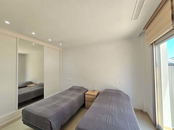 Image No.19-3 Bed Villa for sale
