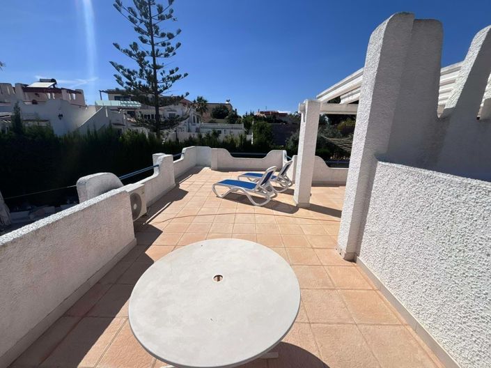 Image No.40-2 Bed Semi-Detached for sale