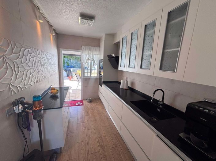 Image No.43-2 Bed Semi-Detached for sale