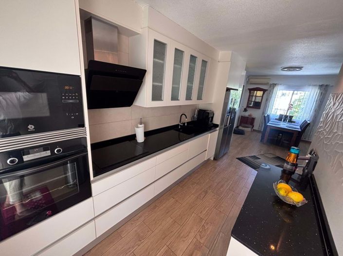 Image No.44-2 Bed Semi-Detached for sale