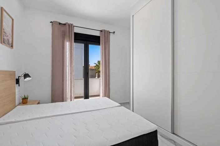 Image No.17-3 Bed Villa for sale