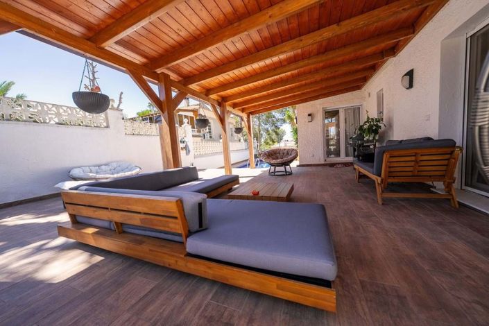 Image No.10-5 Bed Villa for sale