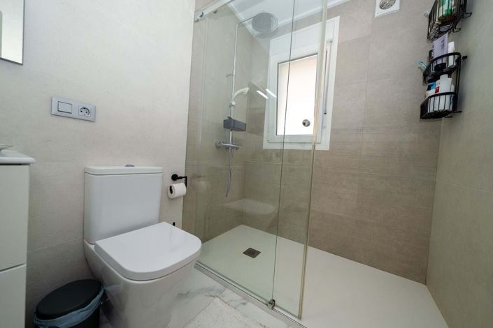 Image No.33-5 Bed Villa for sale