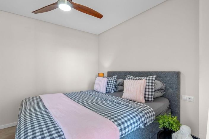Image No.20-2 Bed Apartment for sale