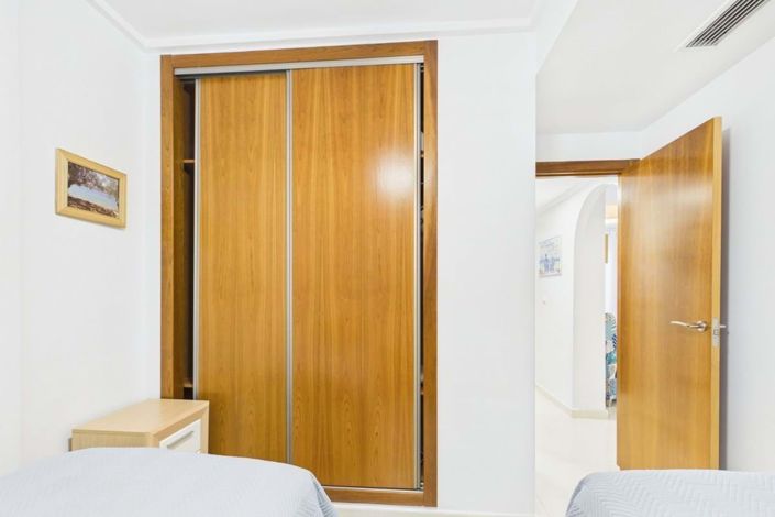 Image No.21-3 Bed Apartment for sale