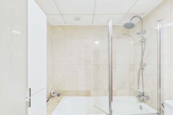 Image No.24-3 Bed Apartment for sale