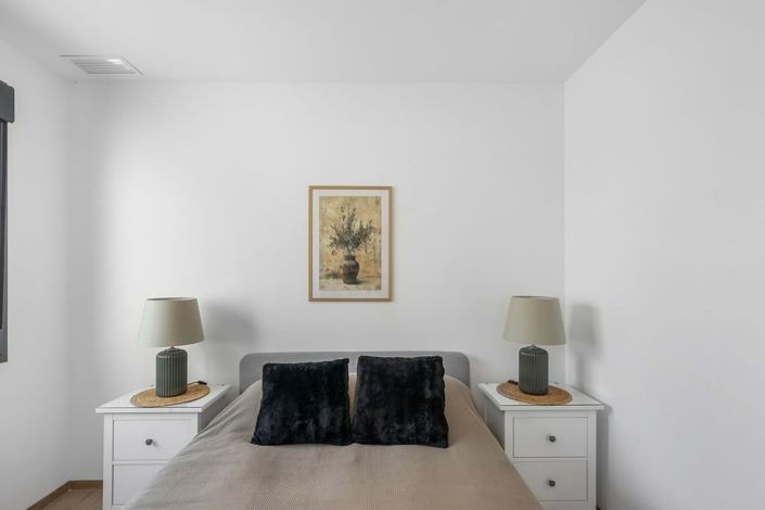 Image No.28-2 Bed Apartment for sale