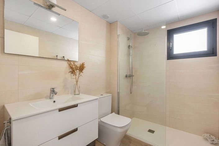 Image No.30-2 Bed Apartment for sale