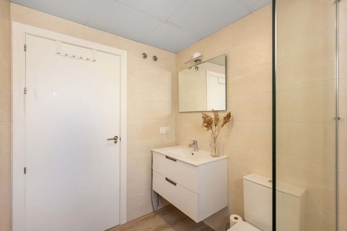 Image No.31-2 Bed Apartment for sale