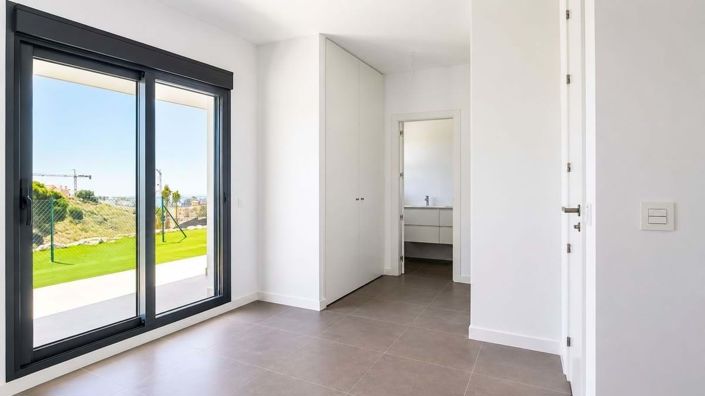 Image No.5-2 Bed Apartment for sale