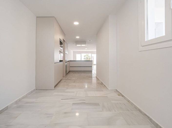 Image No.25-4 Bed Townhouse for sale