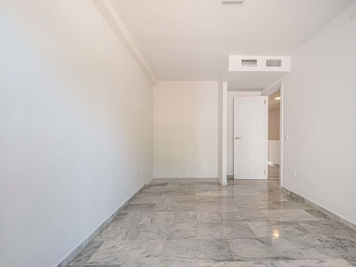 Image No.43-4 Bed Townhouse for sale