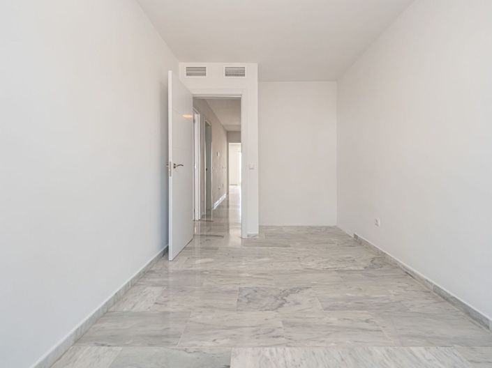 Image No.47-4 Bed Townhouse for sale