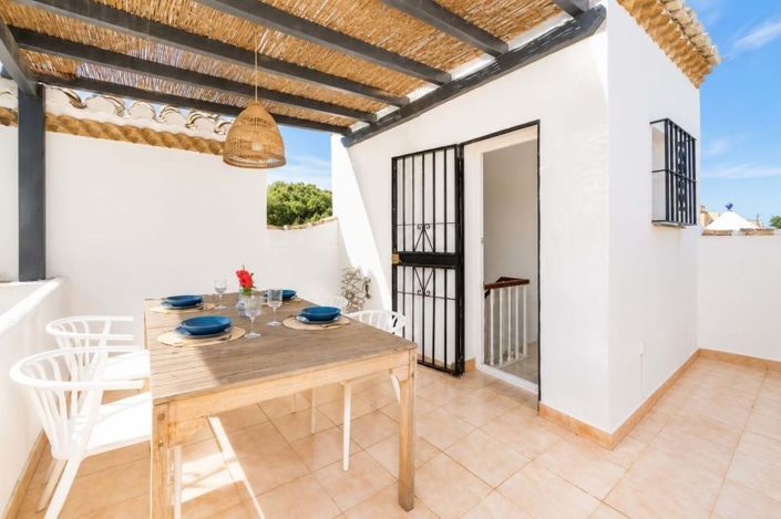 Image No.12-2 Bed Townhouse for sale