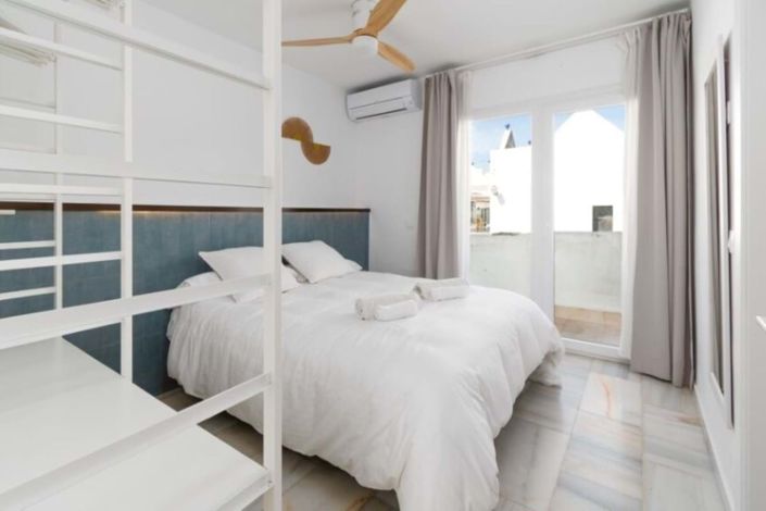 Image No.8-2 Bed Townhouse for sale