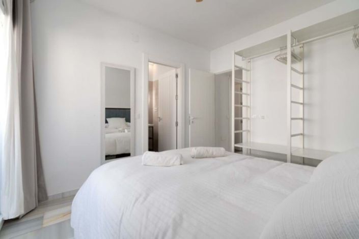 Image No.9-2 Bed Townhouse for sale