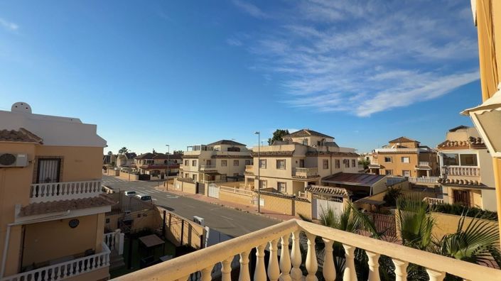Image No.10-3 Bed Semi-Detached for sale