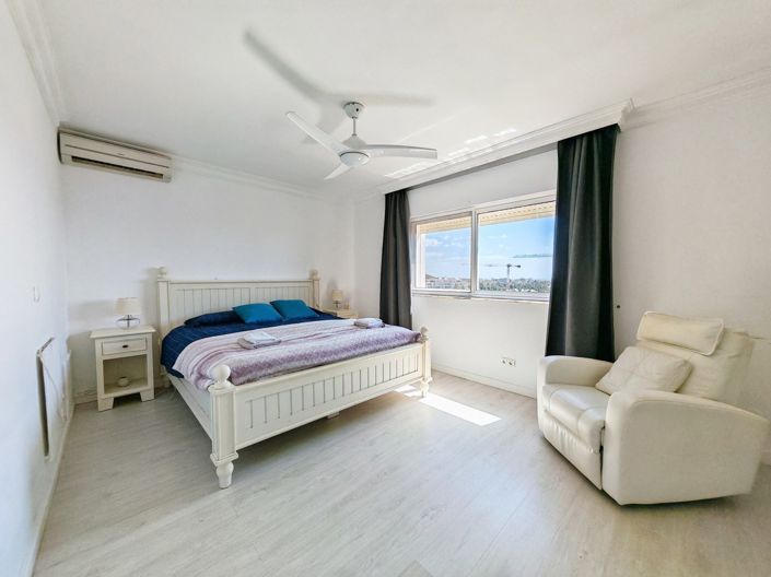 Image No.9-4 Bed Villa for sale