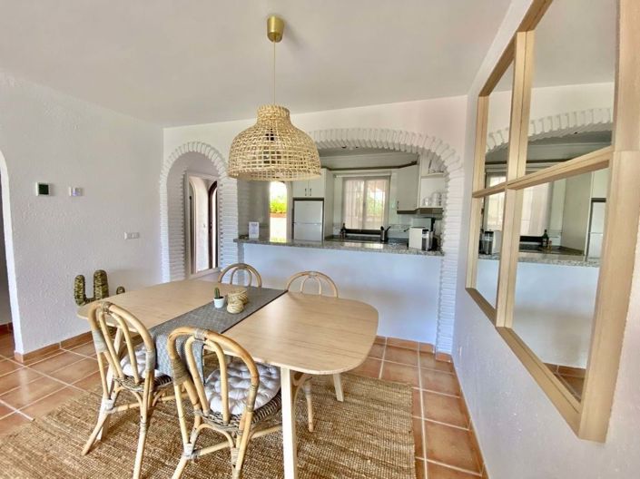 Image No.22-2 Bed Apartment for sale