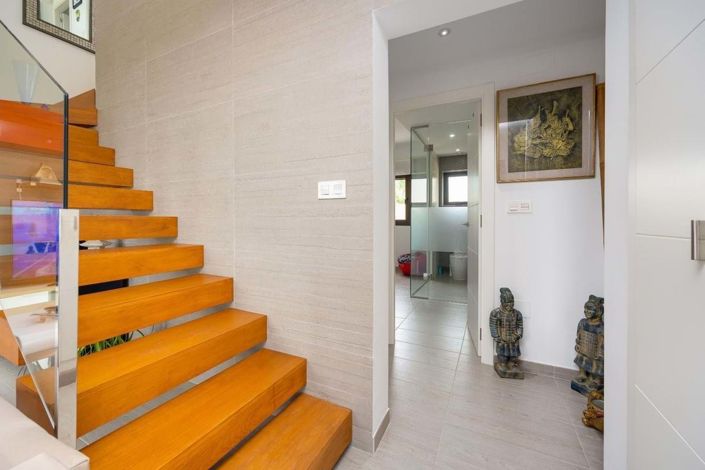Image No.17-3 Bed Villa for sale